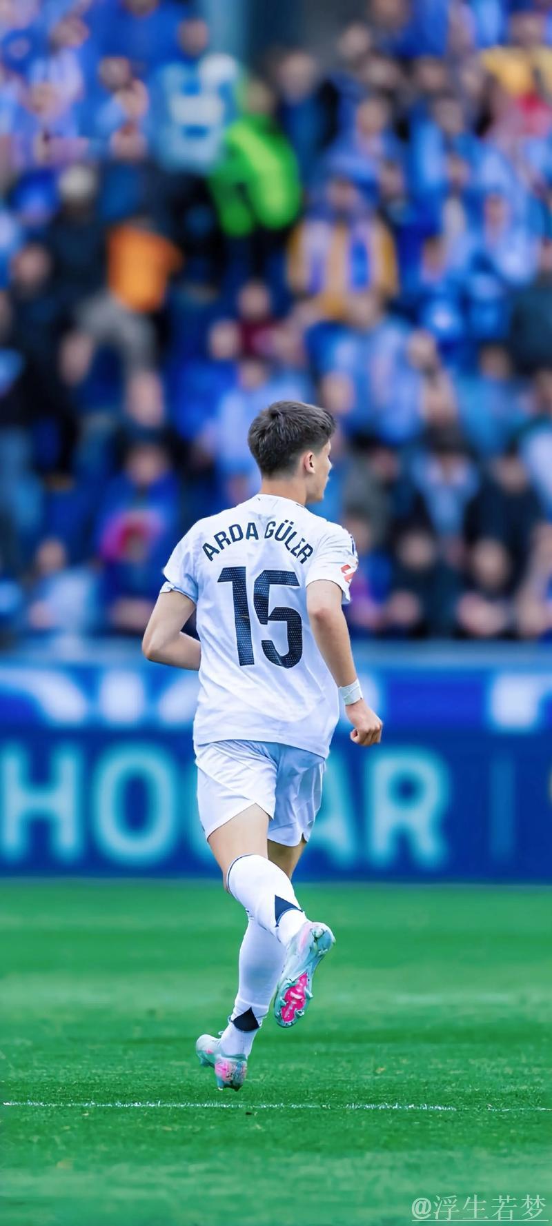 皇家马德里1-0再胜阿拉维斯！距榜首仅差4分，卡马文加精彩进球，姆巴佩红牌离场