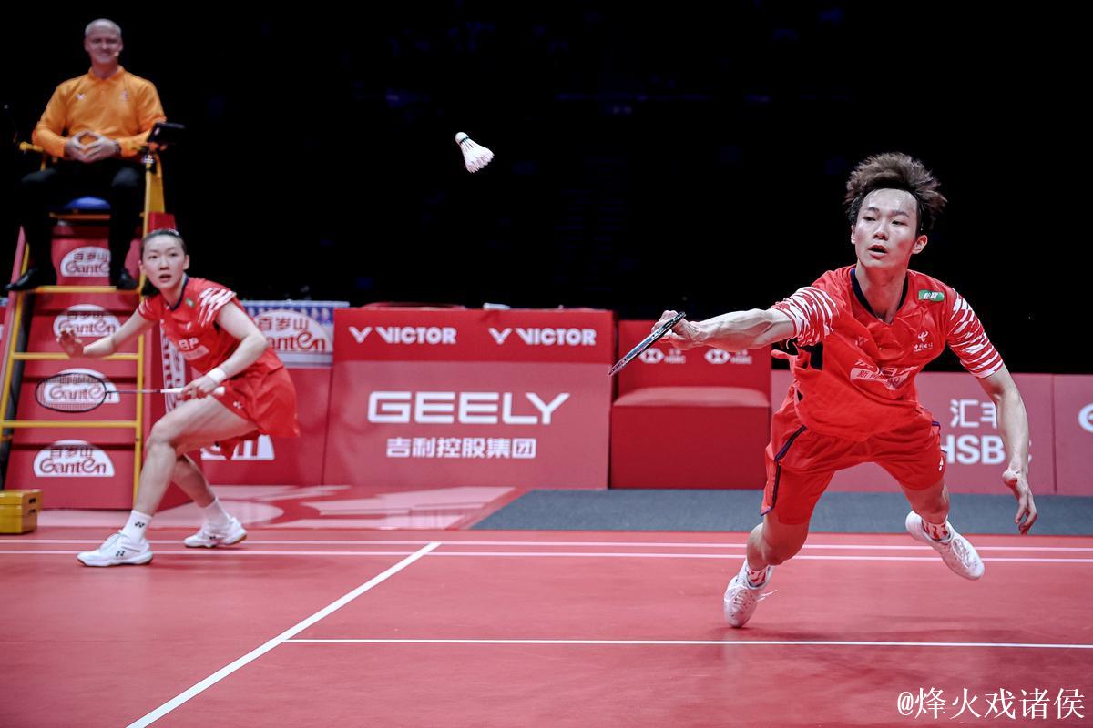 蒋振邦、魏雅欣获得羽毛球世锦赛混双亚军